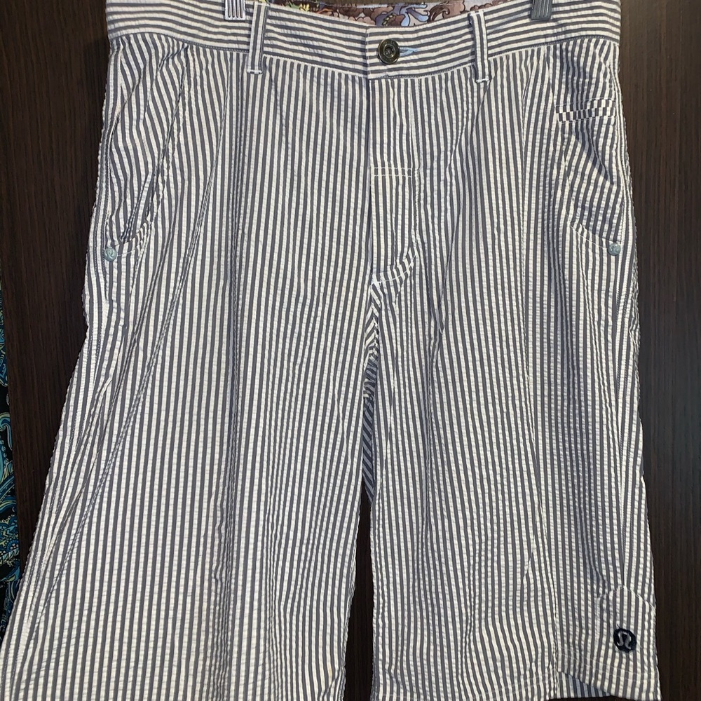Lululemon seersucker shorts